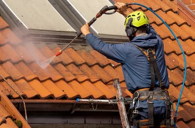 Démoussage et hydrofuge de toiture à Courquetaine